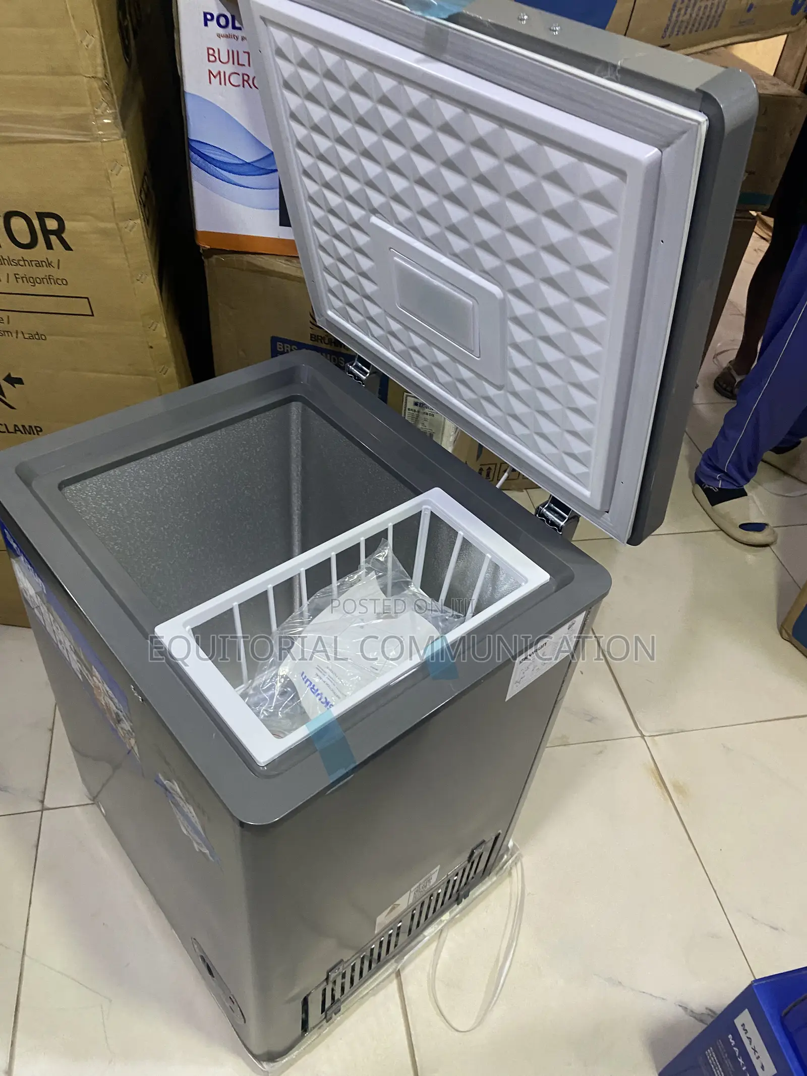 SKYRUN BD-100HNW 100-Litre Freezer With Fast-Freeze Function