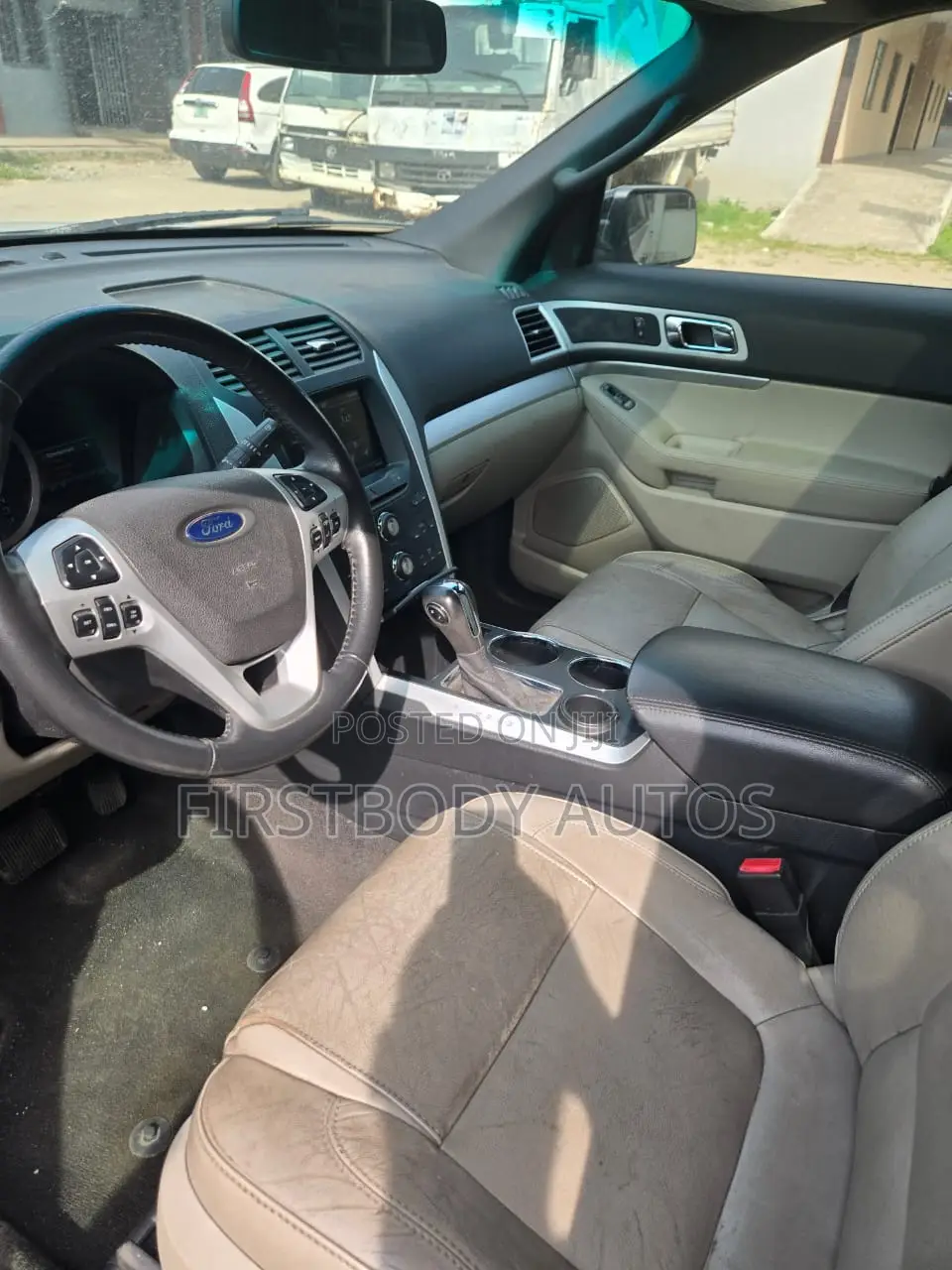 Ford Explorer 2011 Silver