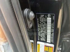 Toyota Avalon Limited FWD Sedan (3.5L V6 8A) 2019 Black