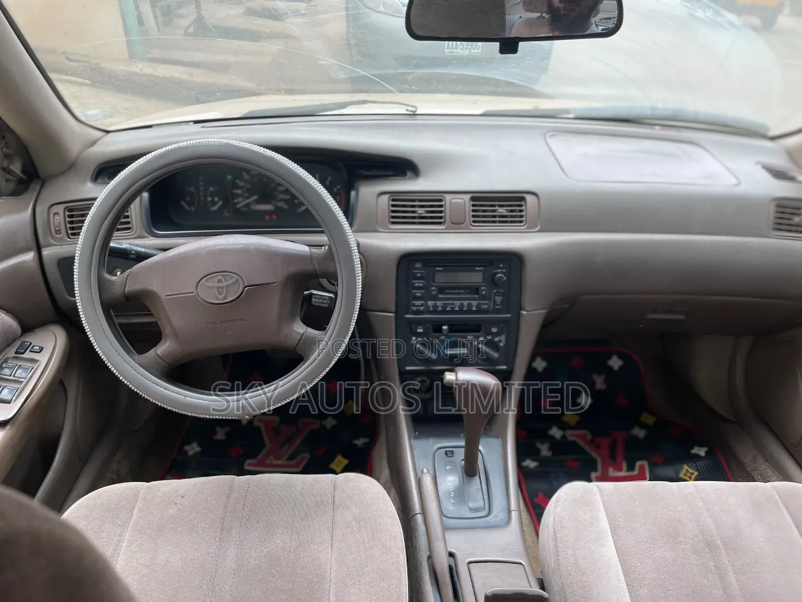 Toyota Camry LE 4dr Sedan (2.2L 4cyl 4A) 2001 Gold