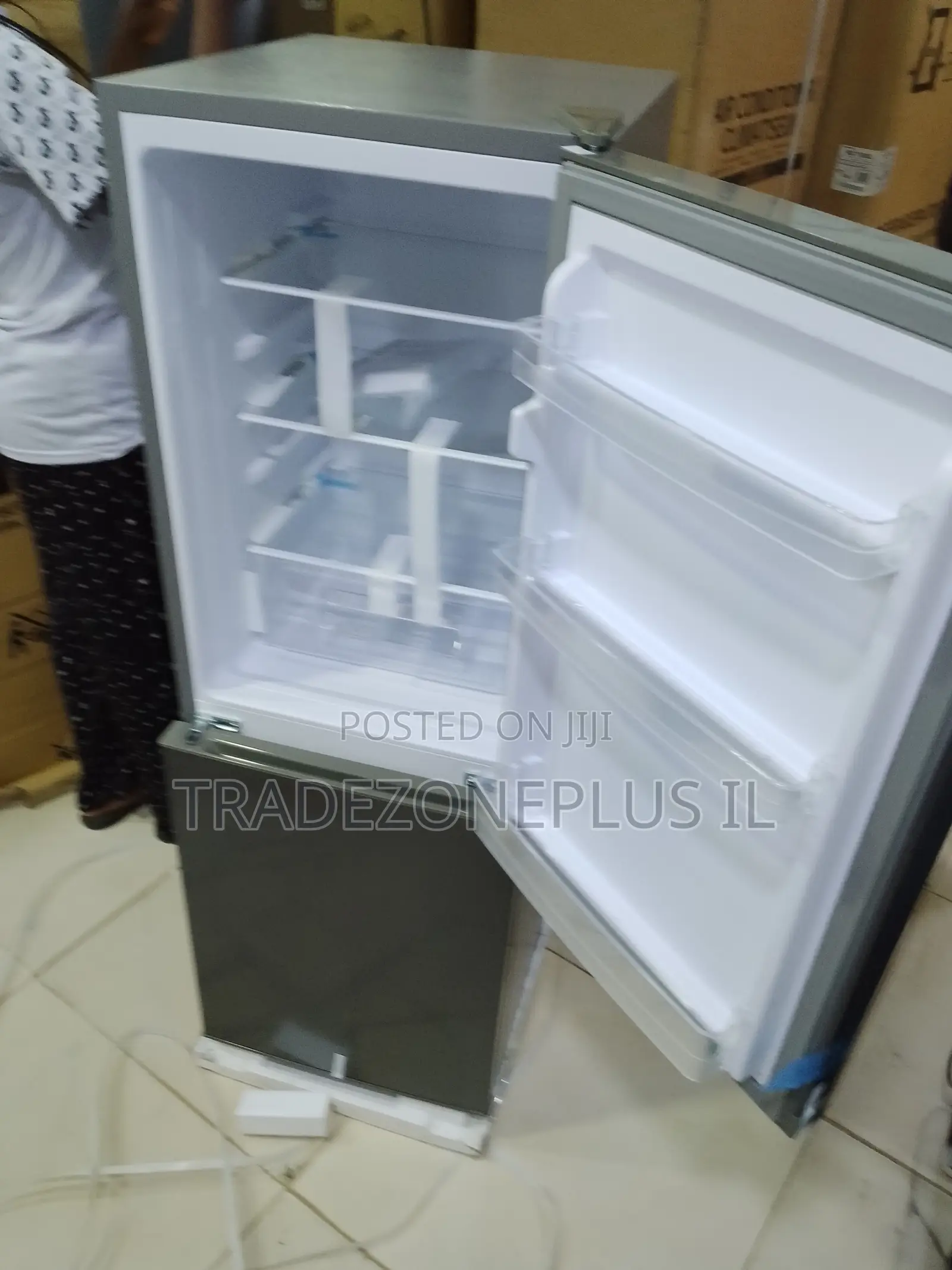 Skyrun 170L Refrigerator for Everyday Food Storage