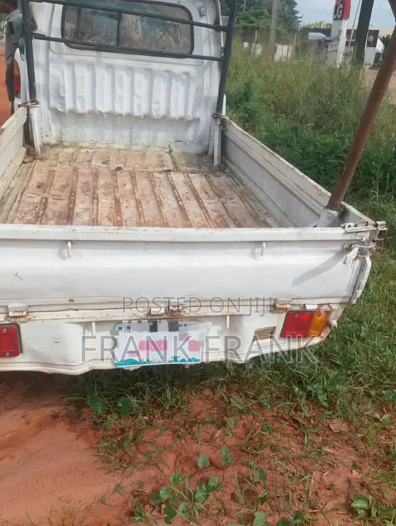 Hijet Shuttle Pickup White