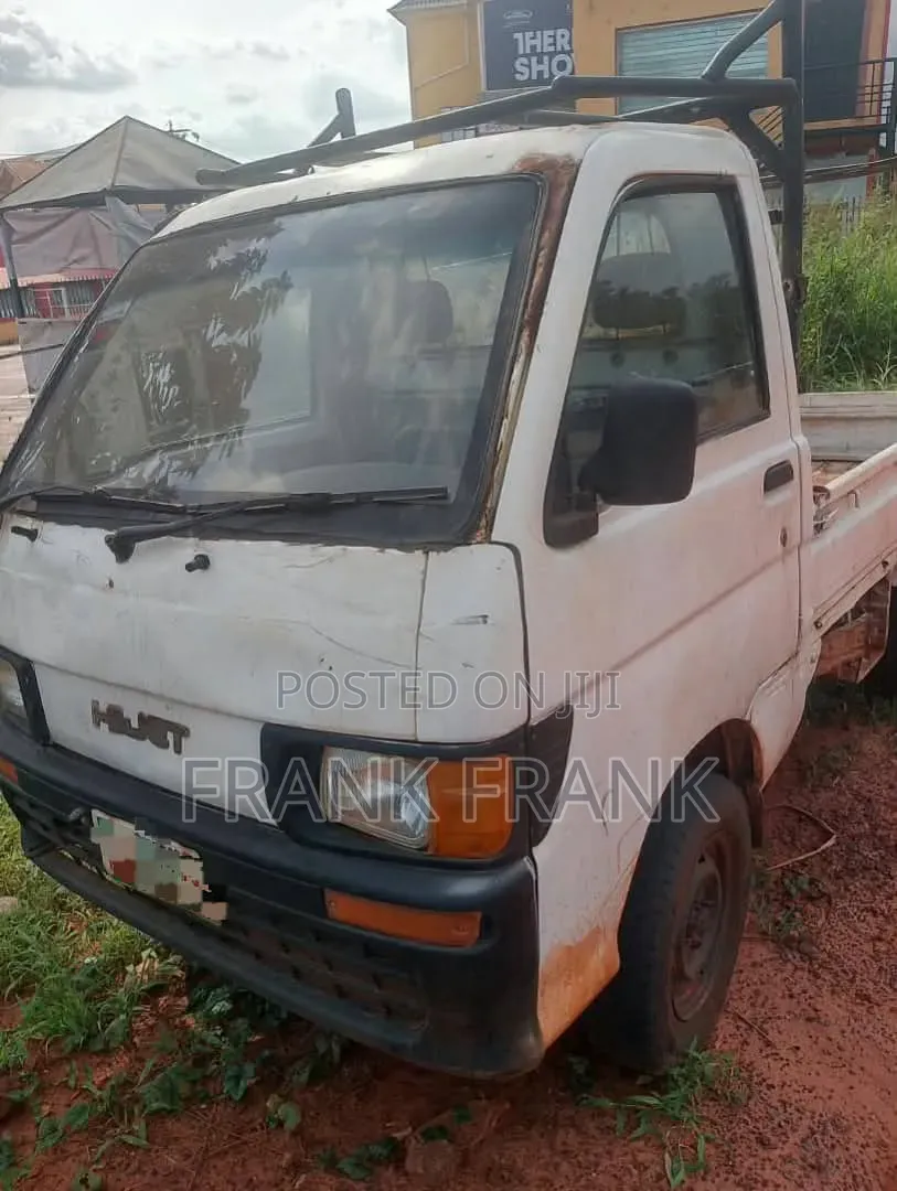 Hijet Shuttle Pickup White