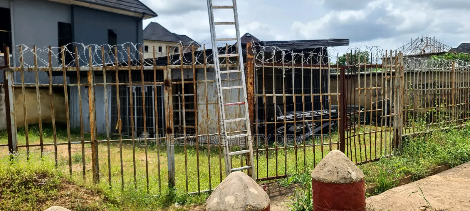 One Plot of Land With a Gate for Sale in Umuahia