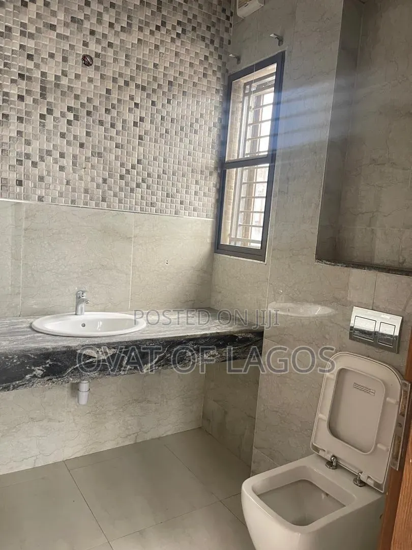 5bdrm Duplex in Banana Island for rent