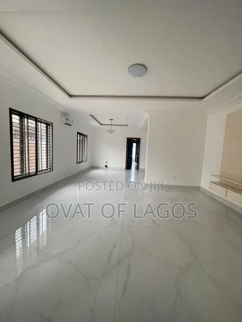 5bdrm Duplex in Banana Island for rent