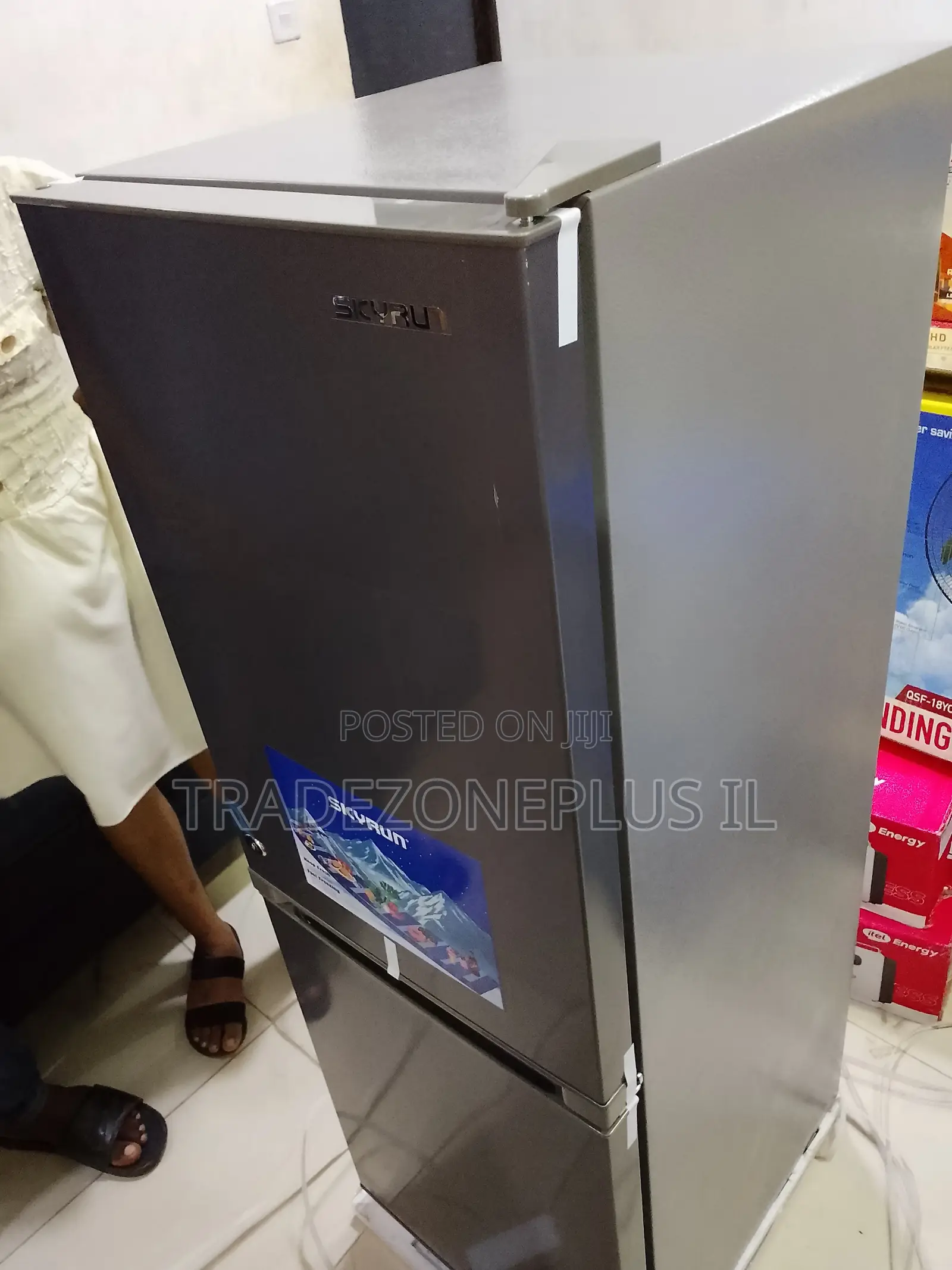 Skyrun BCD-170K Refrigerator for Neat Kitchen Storage