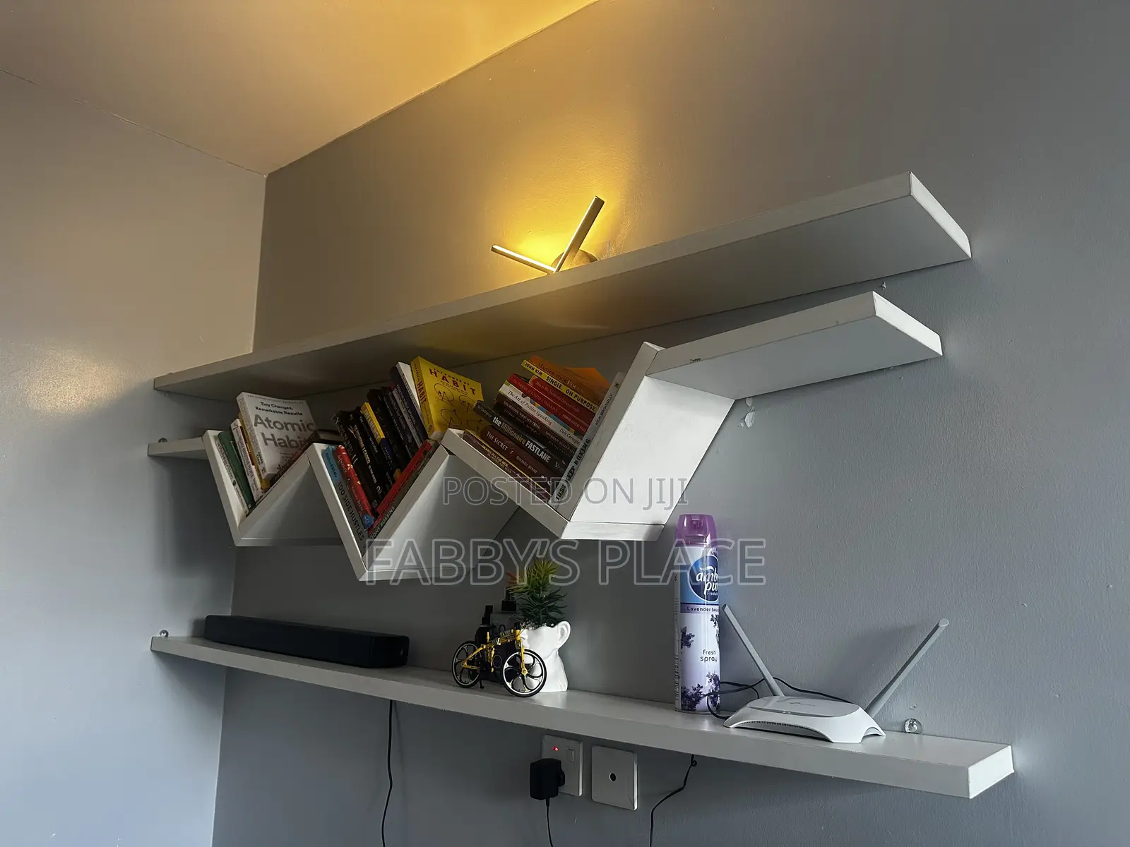 Modern Zigzag Wall-Mounted Bookshelf With Floating Shelves
