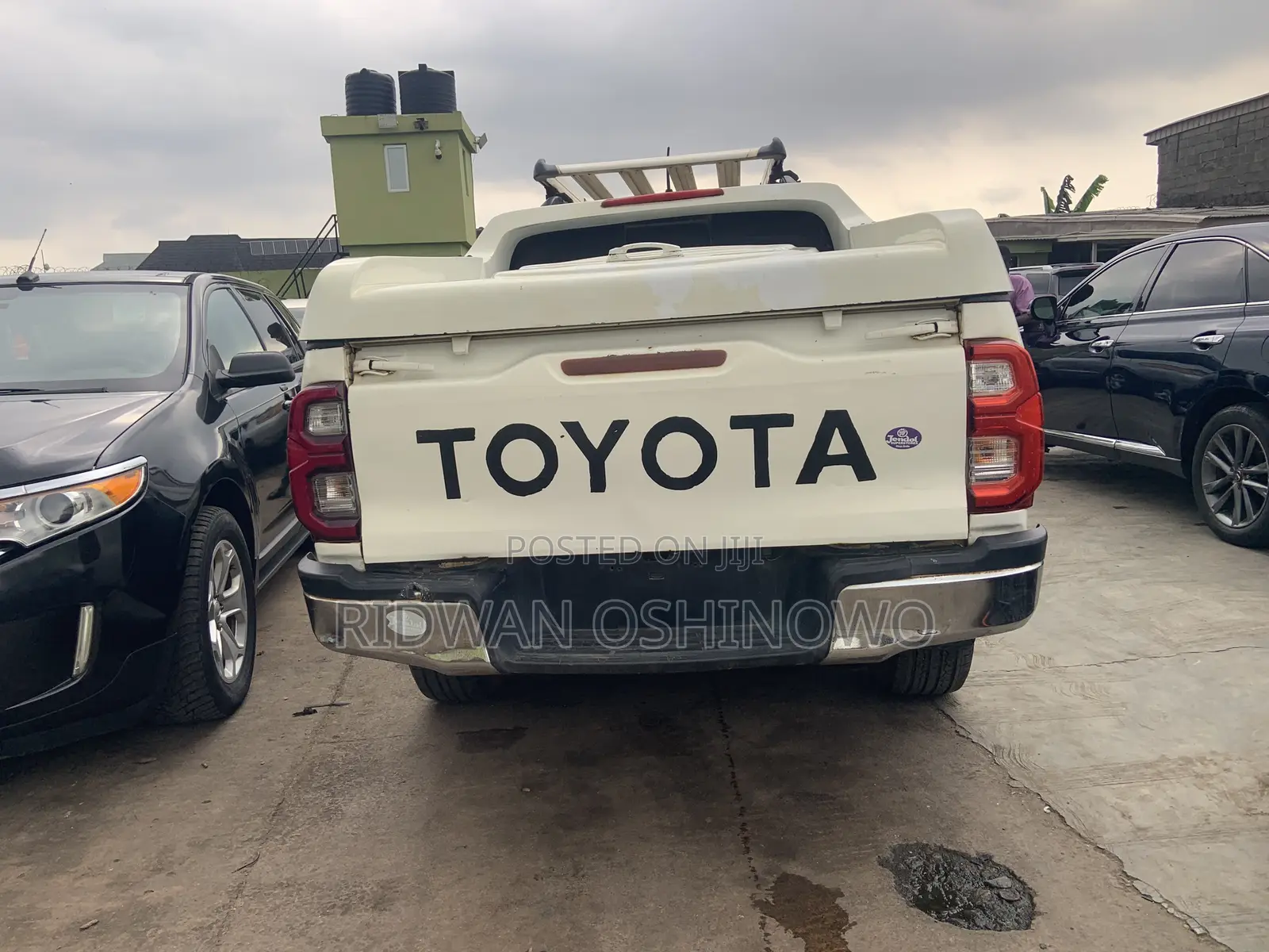 Toyota Hilux 2012 White