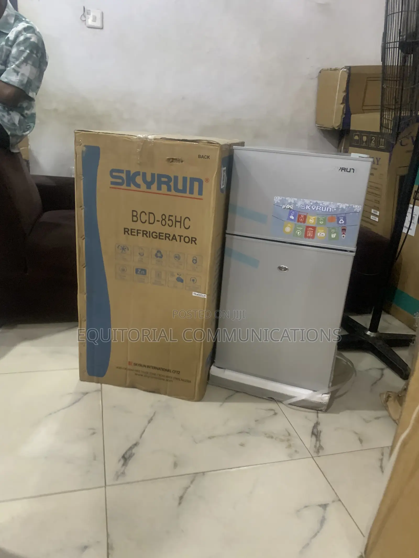 SKYRUN 85L Compact Fridge – Keep Your Food Fresh and Organised