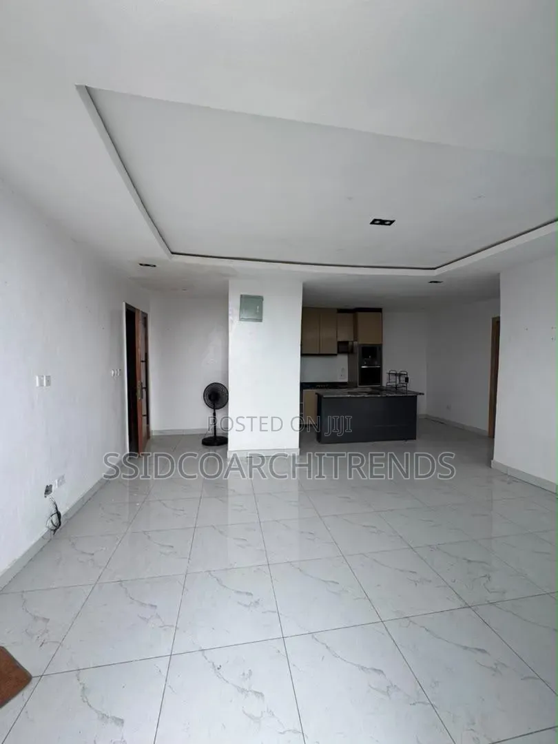 2bdrm Apartment in Gated Compound, Chevron for rent