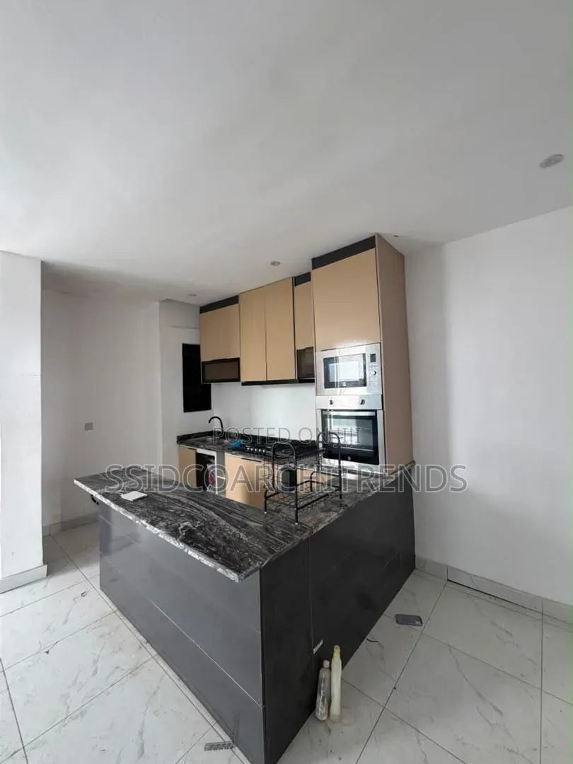 2bdrm Apartment in Gated Compound, Chevron for rent