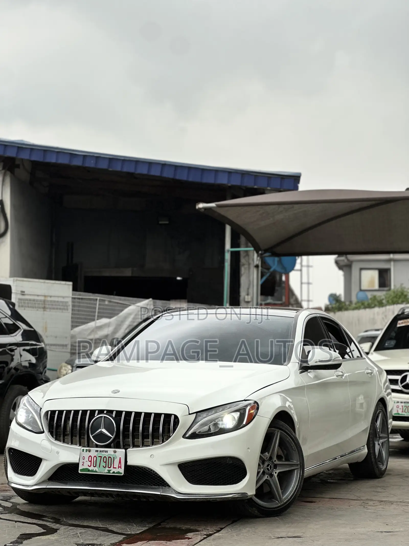 Mercedes-Benz C300 Luxury 4Matic Sedan AWD (2.0L 4cyl 7A) 2016 White