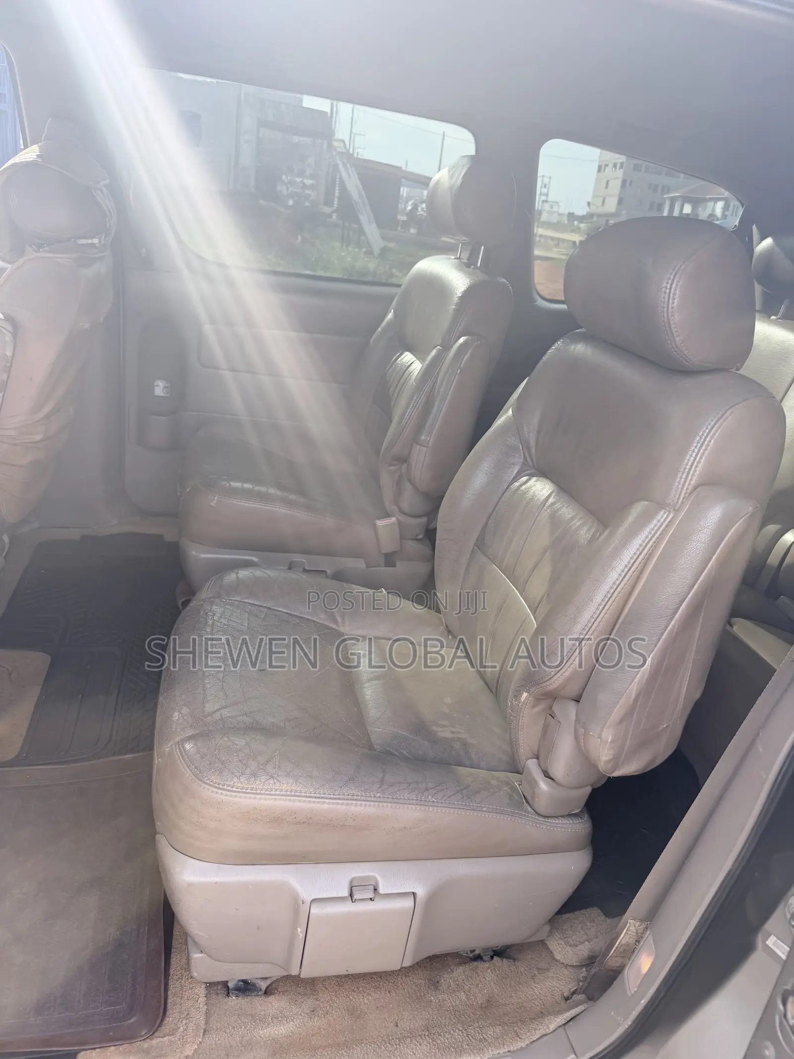 Toyota Sienna LE 4dr 1999 Gold