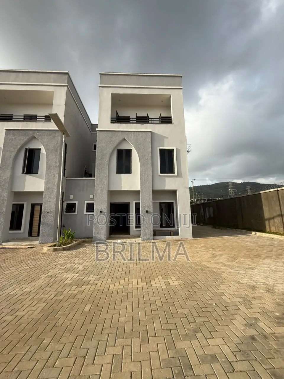 4bdrm Duplex in Jahi for sale