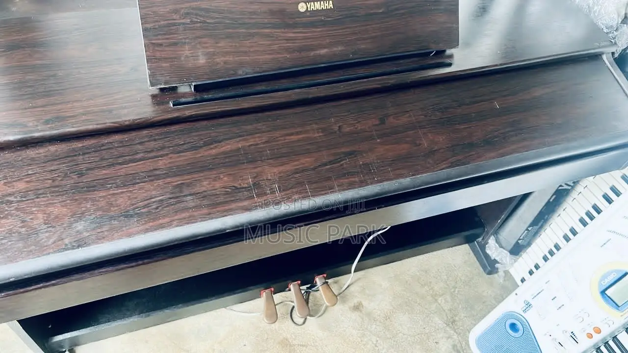 Neat UK Used Yamaha YDP-201 Digital Upright Piano - 88 Weighted Keys