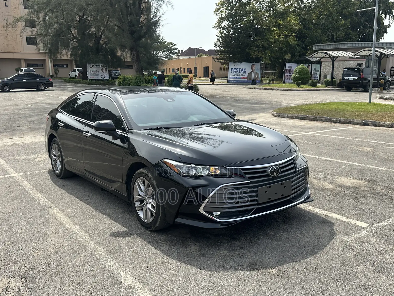 Toyota Avalon XLE 2021 Black