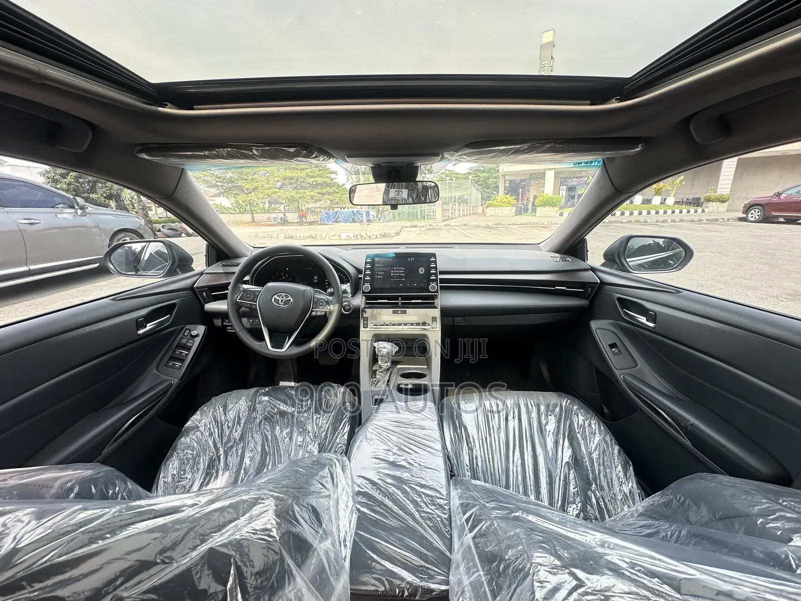 Toyota Avalon XLE 2021 Black
