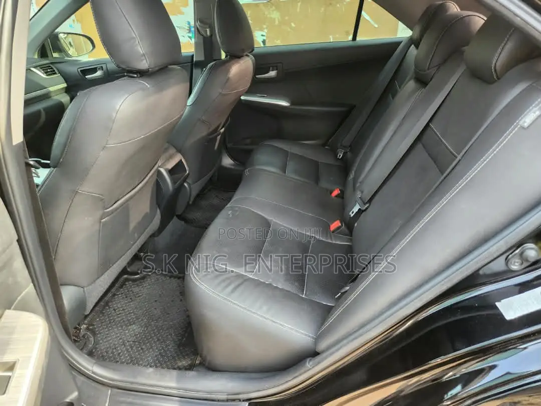 Toyota Camry SE V6 4dr Sedan (3.5L 6cyl 6A) 2013 Black