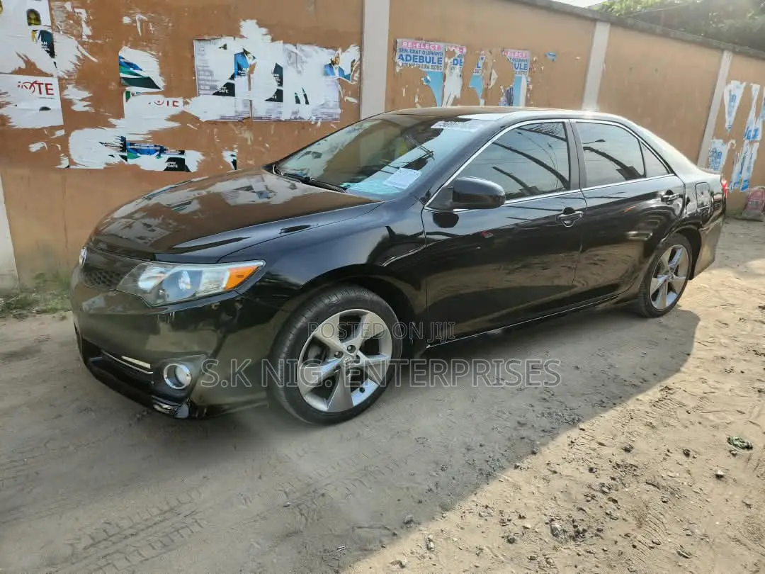 Toyota Camry SE V6 4dr Sedan (3.5L 6cyl 6A) 2013 Black