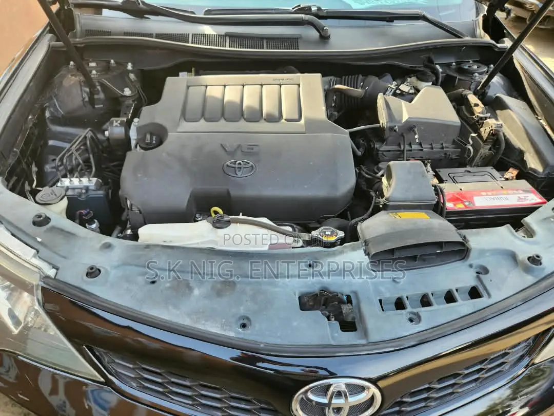 Toyota Camry SE V6 4dr Sedan (3.5L 6cyl 6A) 2013 Black