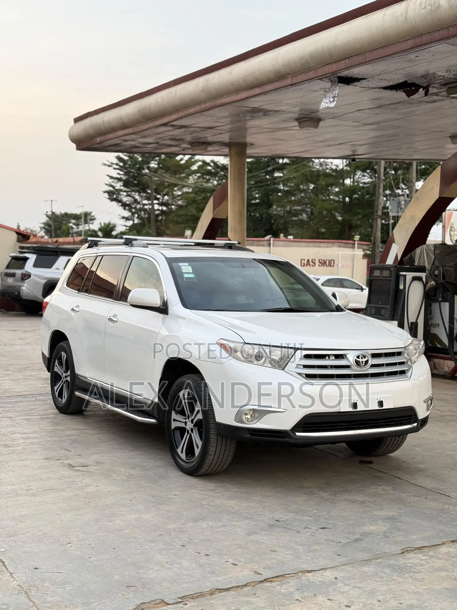 Toyota Highlander Limited 3.5l 4WD 2013 White