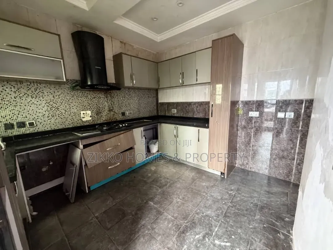3bdrm Townhouse / Terrace in Horizon 1, Lekki Phase 1 for rent