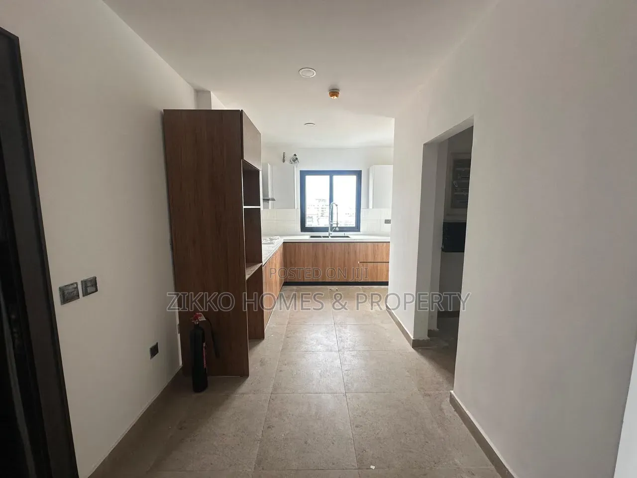 4bdrm Block of Flats in Banana Island Road for rent