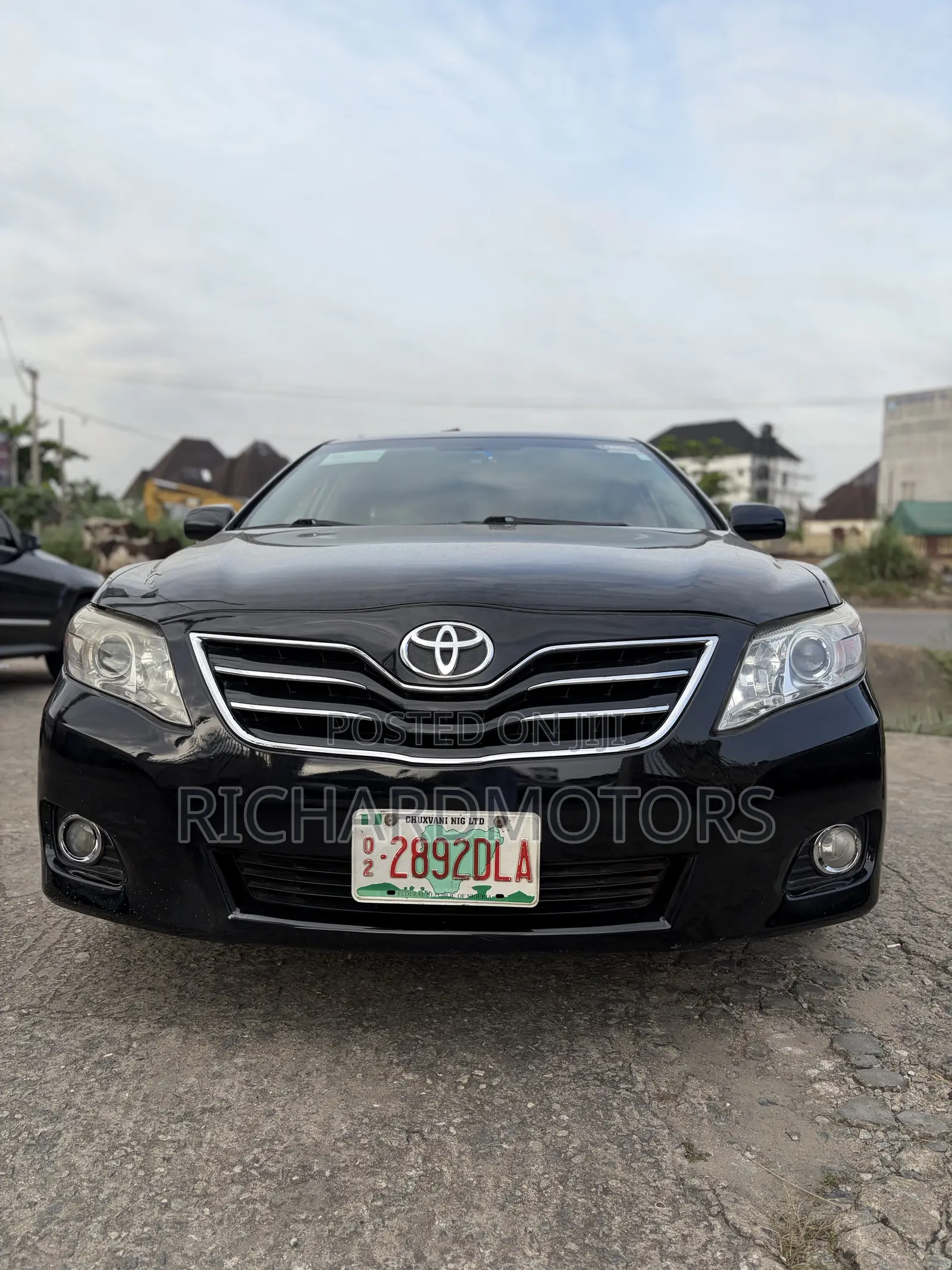 Toyota Camry XLE V6 4dr Sedan (3.5L 6cyl 6A) 2011 Gray