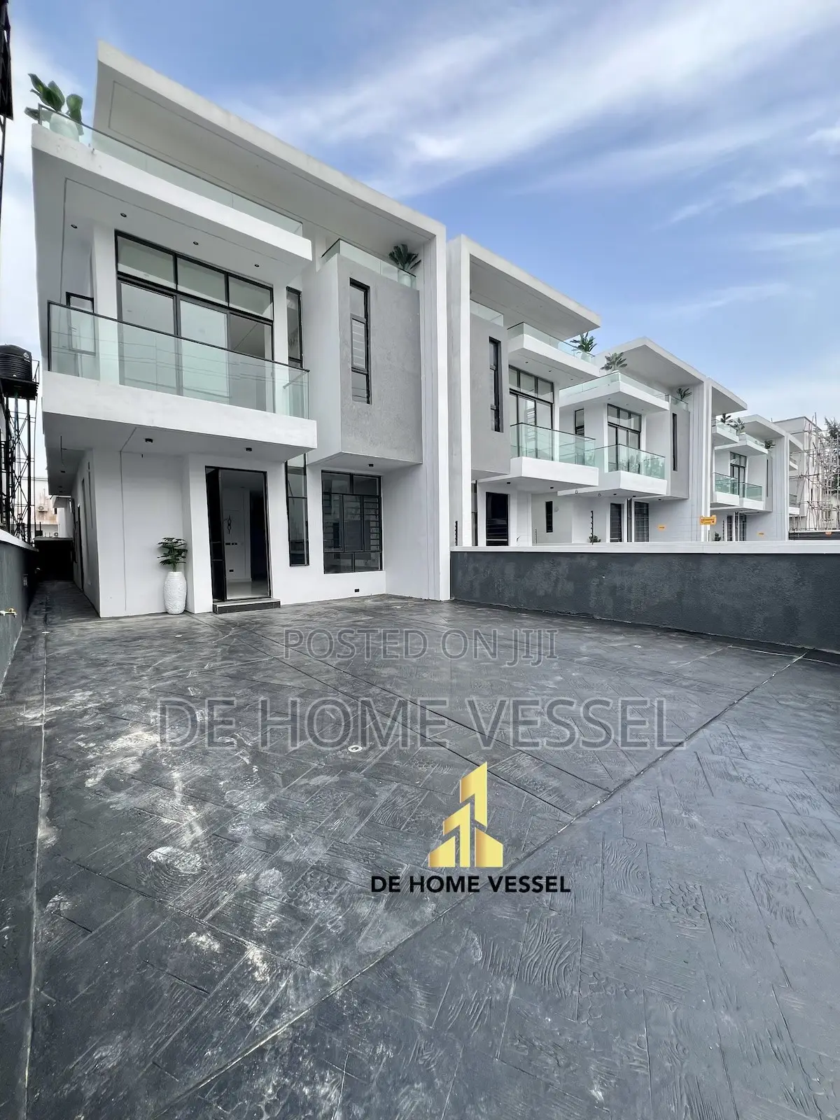 4bdrm Duplex in Ikota for sale