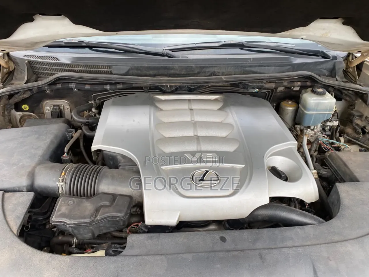 Lexus LX 570 (5 seats) AWD 2018 White