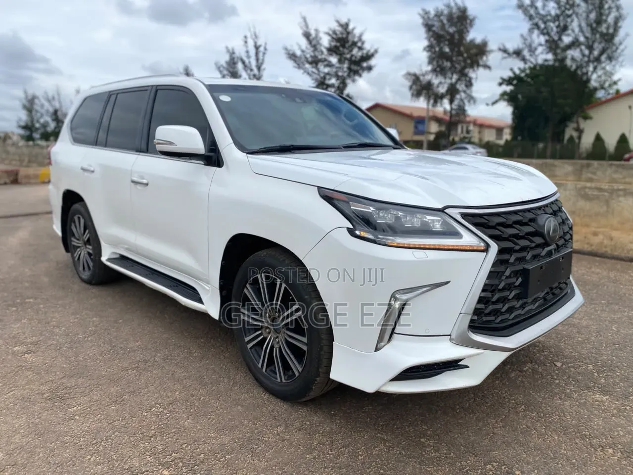 Lexus LX 570 (5 seats) AWD 2018 White