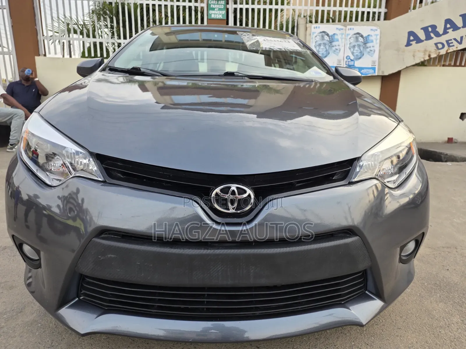 Toyota Corolla LE Premium 4dr Sedan (1.8L 4cyl CVT) 2015 Gray