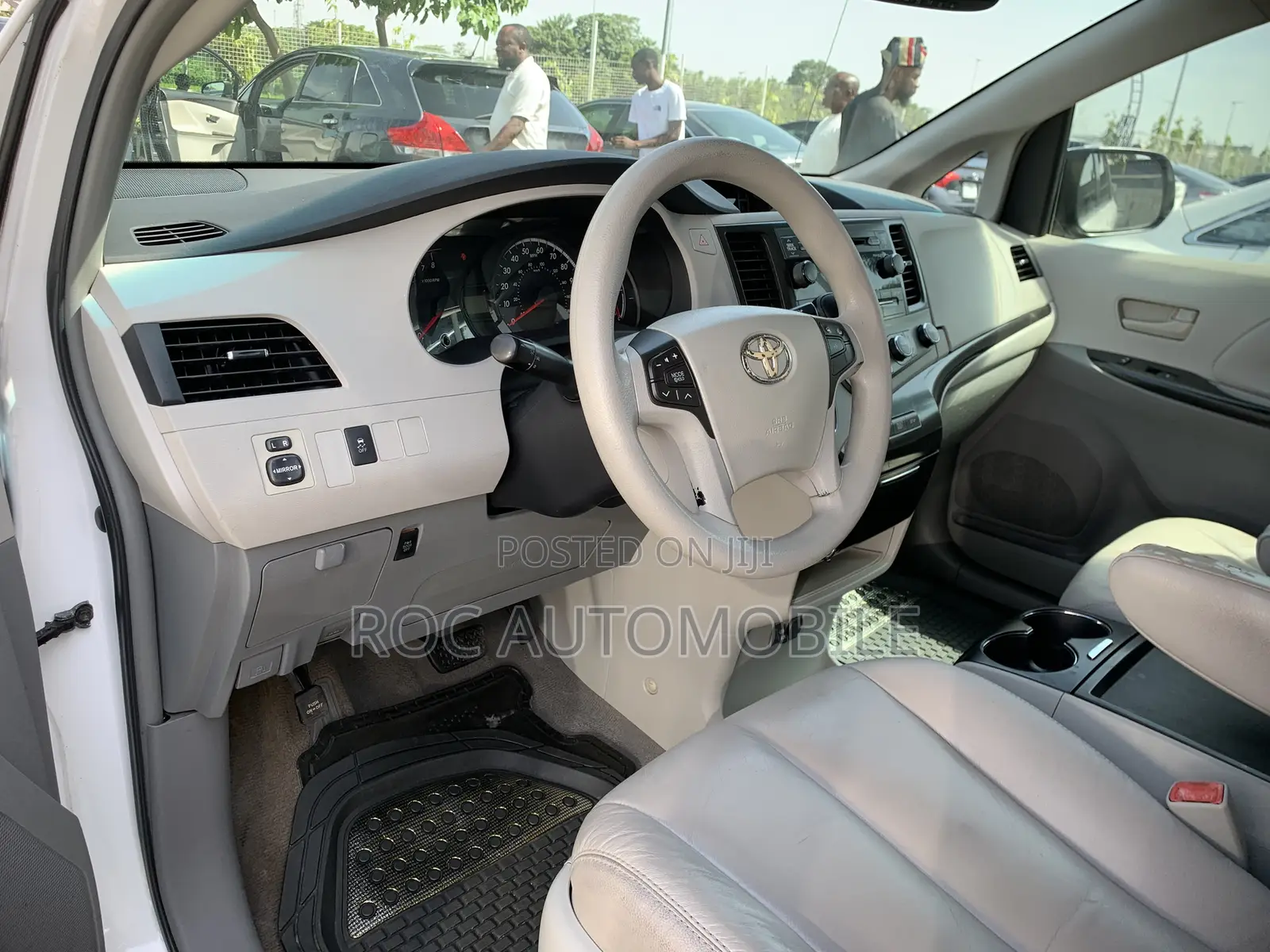 Toyota Sienna 2011 White