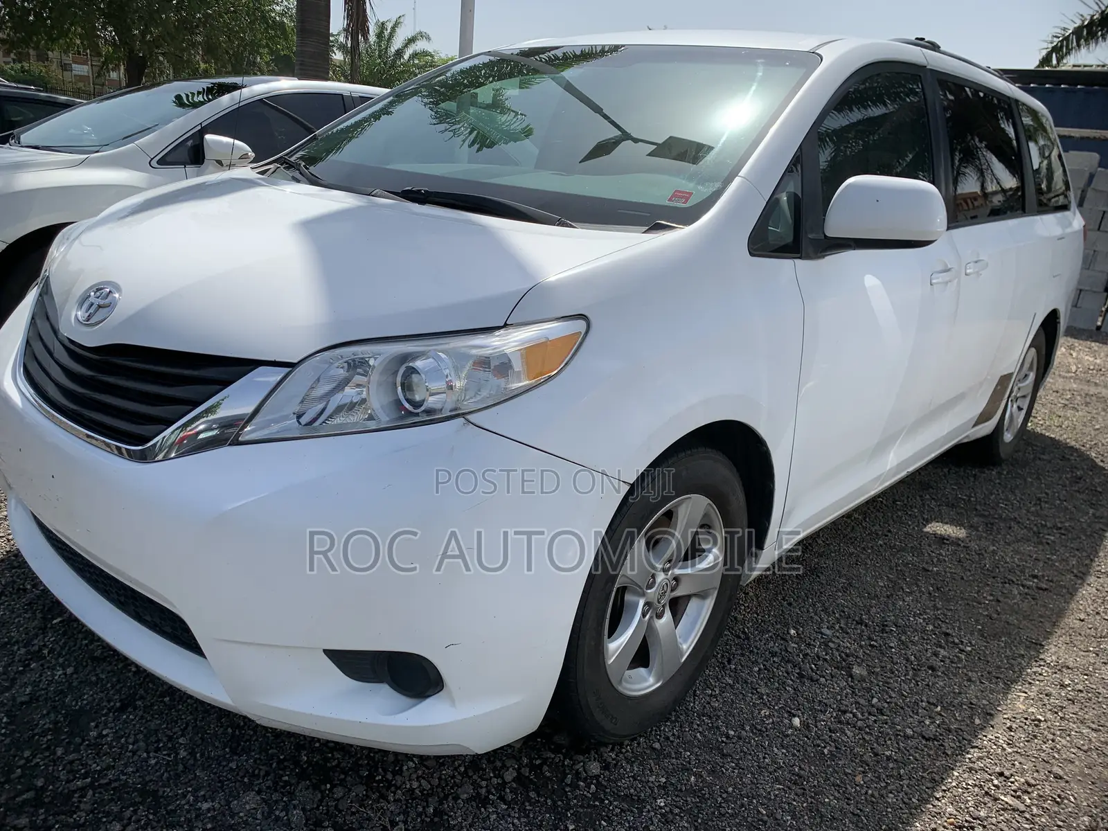 Toyota Sienna 2011 White
