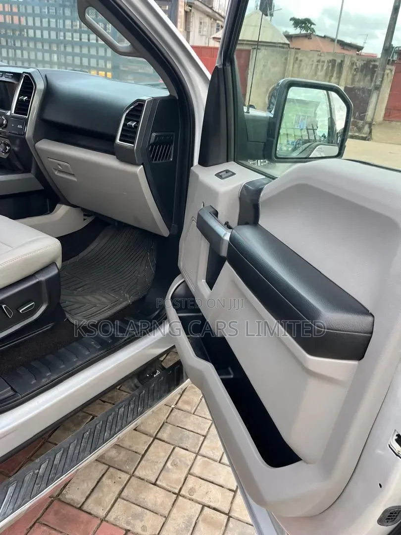 Ford F-150 2016 Silver