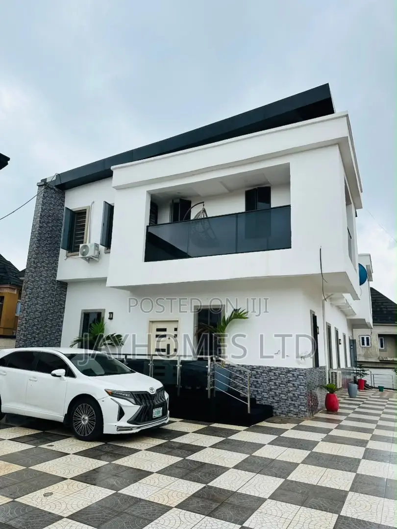 4bdrm Duplex in Redeem Road, Oshimili South for sale
