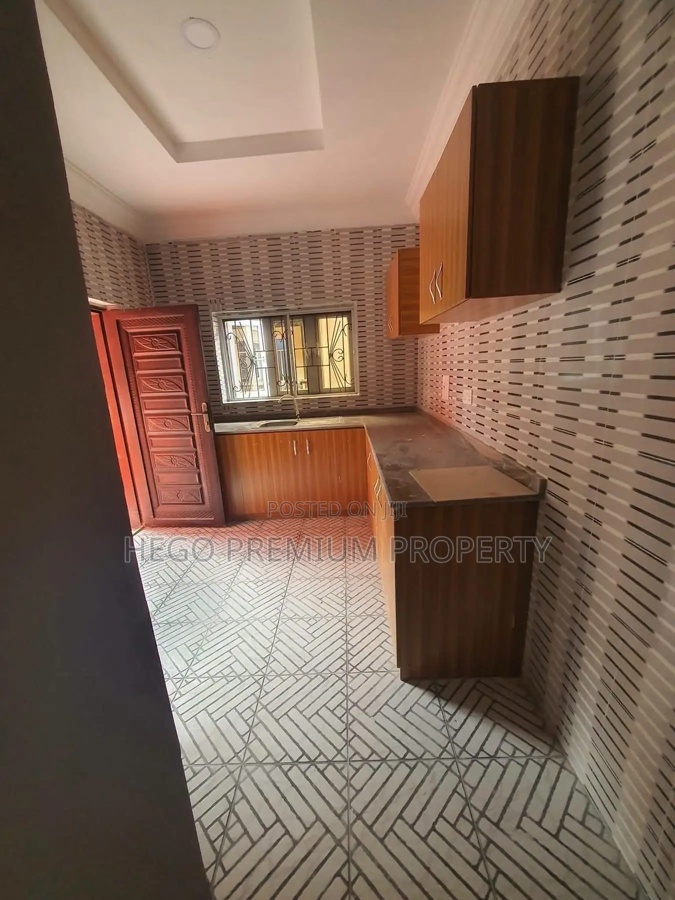 2bdrm Block of Flats in Sars Estate, Obio-Akpor for sale