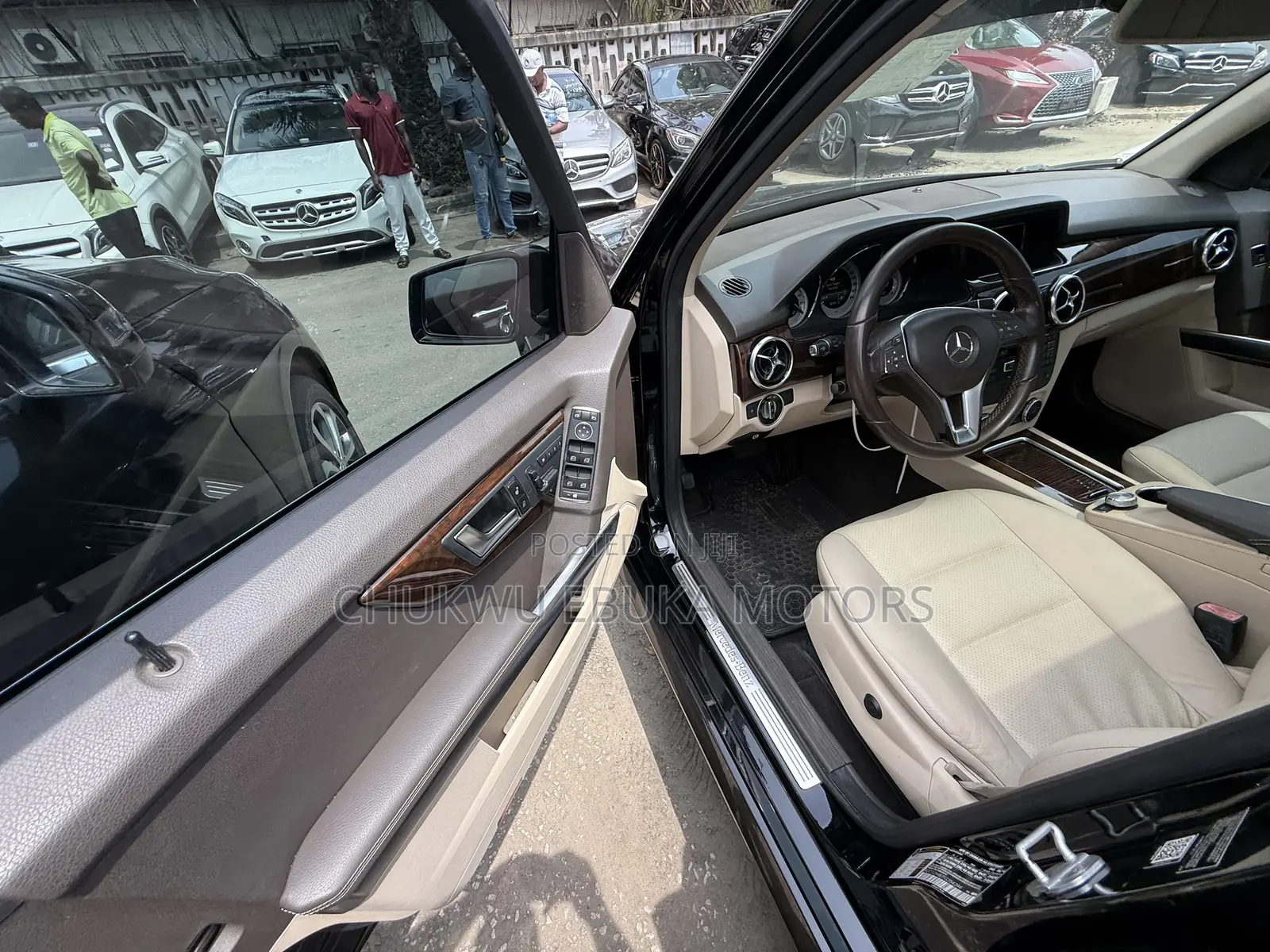 Mercedes-Benz GLK-Class Base GLK 350 4dr AWD 4MATIC (3.5L 6cyl 7A) 2015