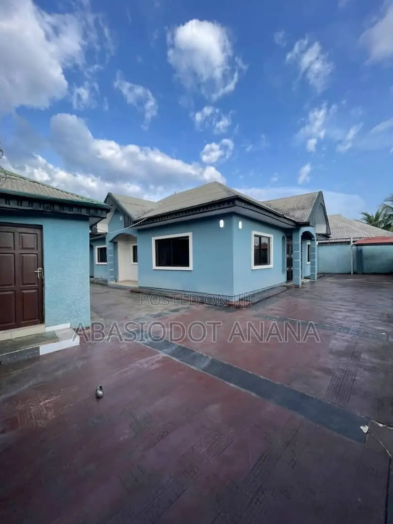 3bdrm Bungalow in Sylvanus Okon, Uyo for rent