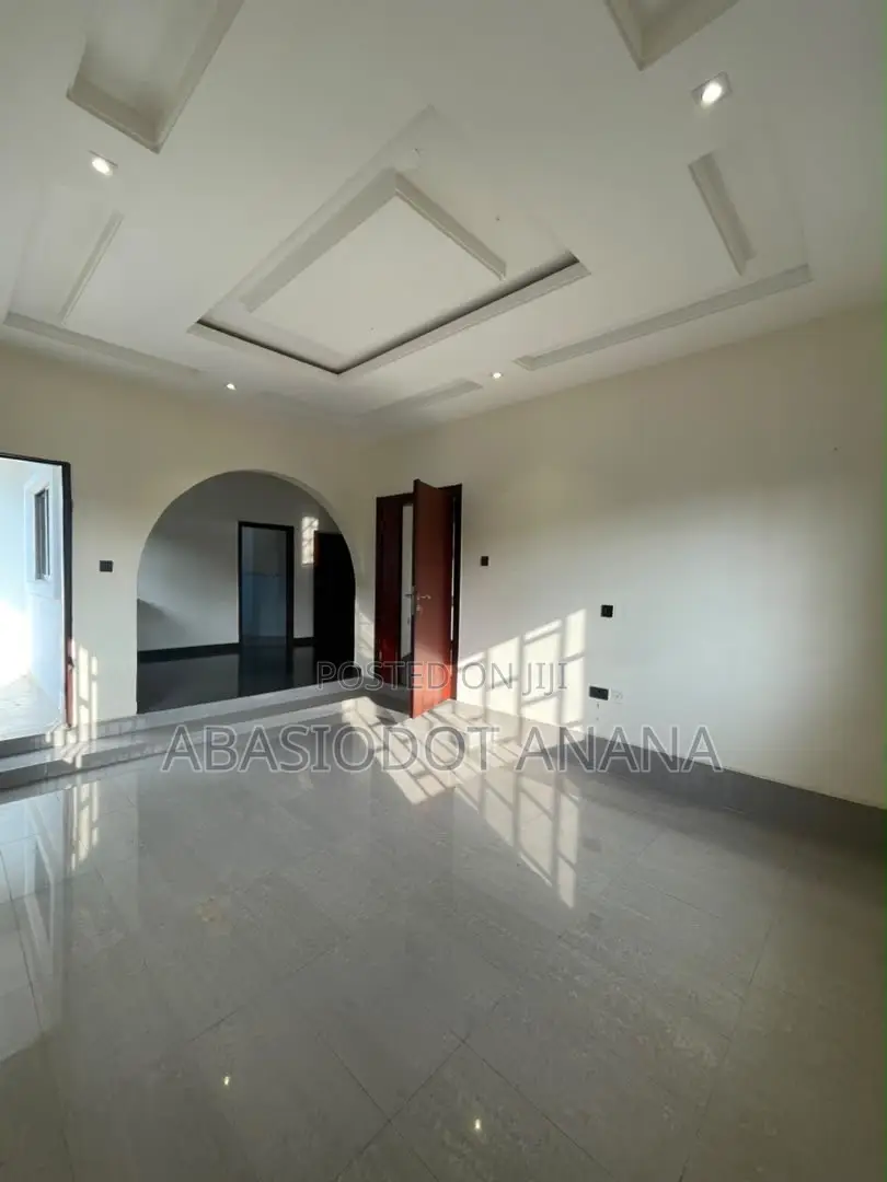 3bdrm Bungalow in Sylvanus Okon, Uyo for rent