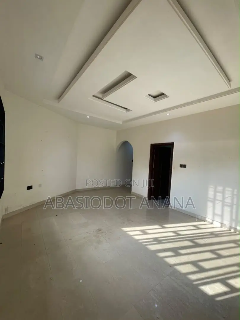 3bdrm Bungalow in Sylvanus Okon, Uyo for rent