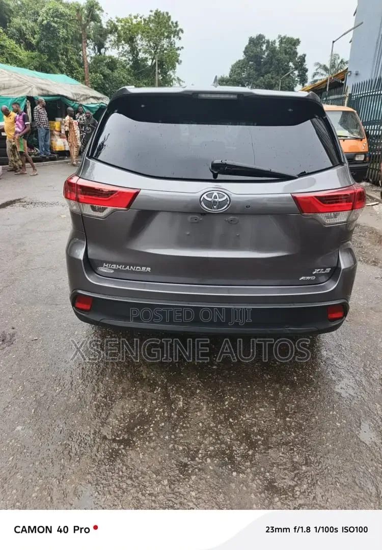 Toyota Highlander 2015 Gray