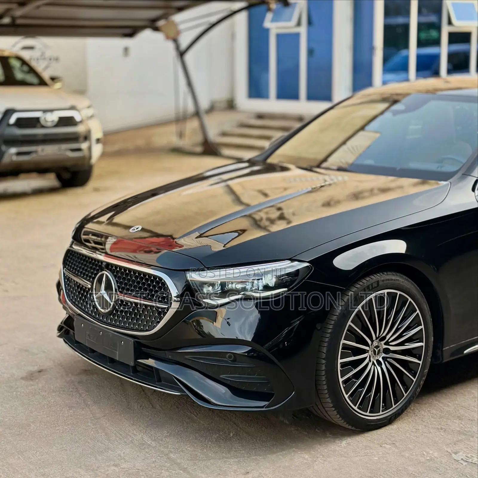 Mercedes-Benz E300 2025 Black