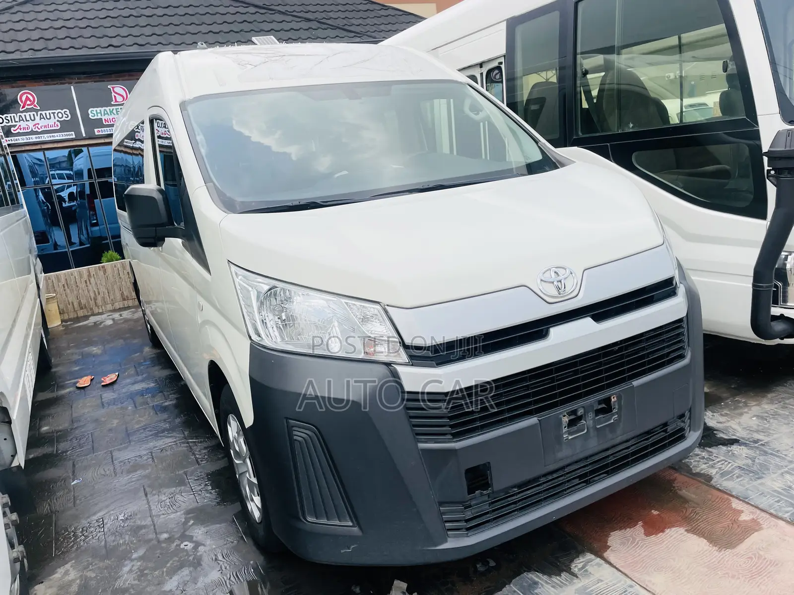 Toyota HiAce 2021 White