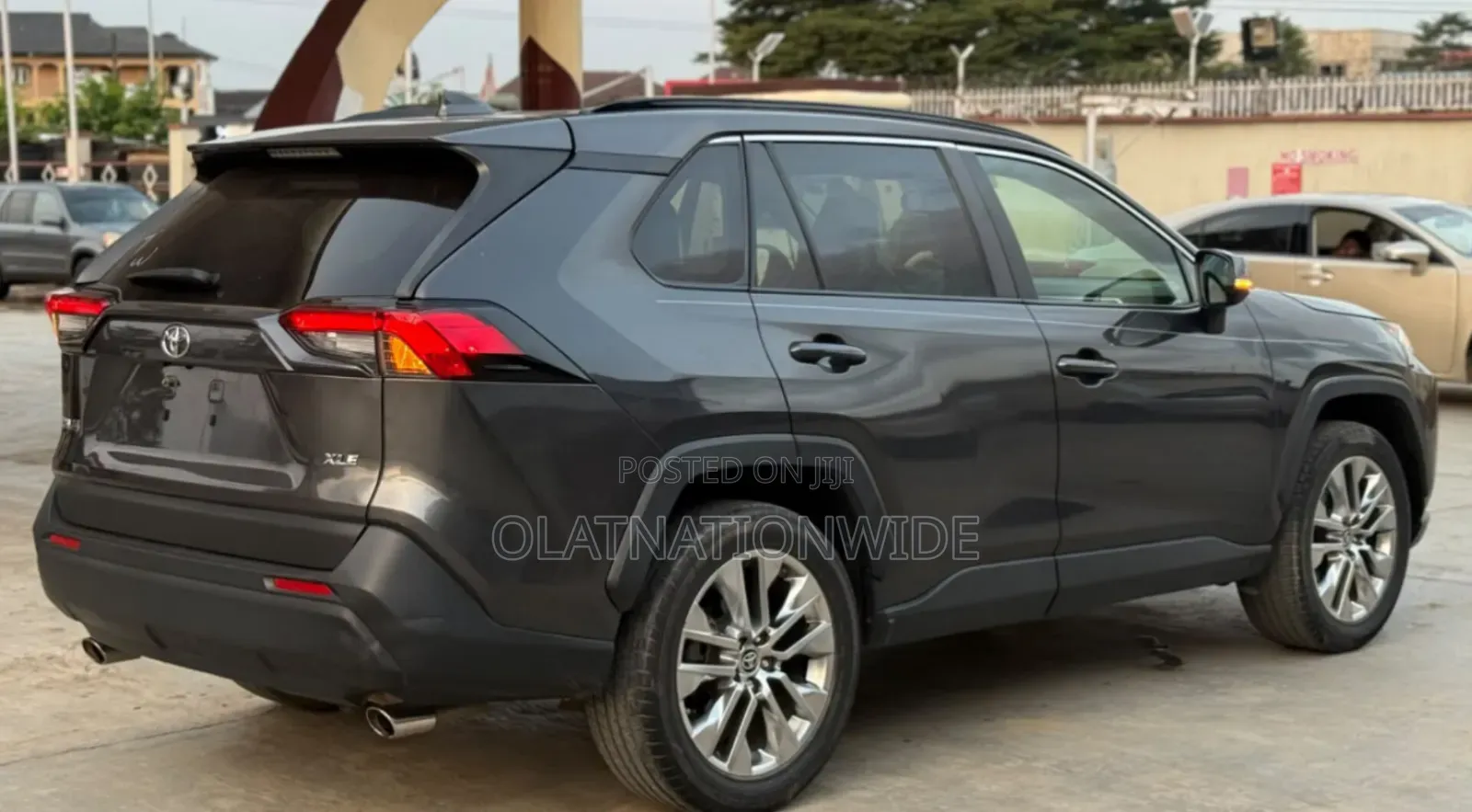 Toyota RAV4 XLE AWD 2020 Black