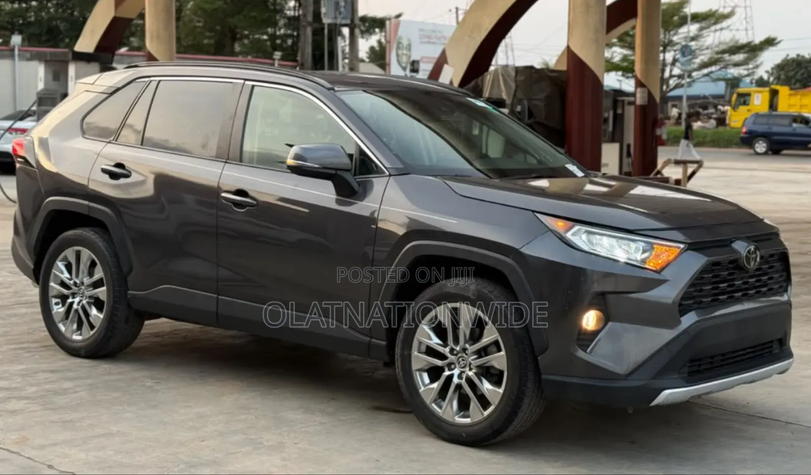 Toyota RAV4 XLE AWD 2020 Black