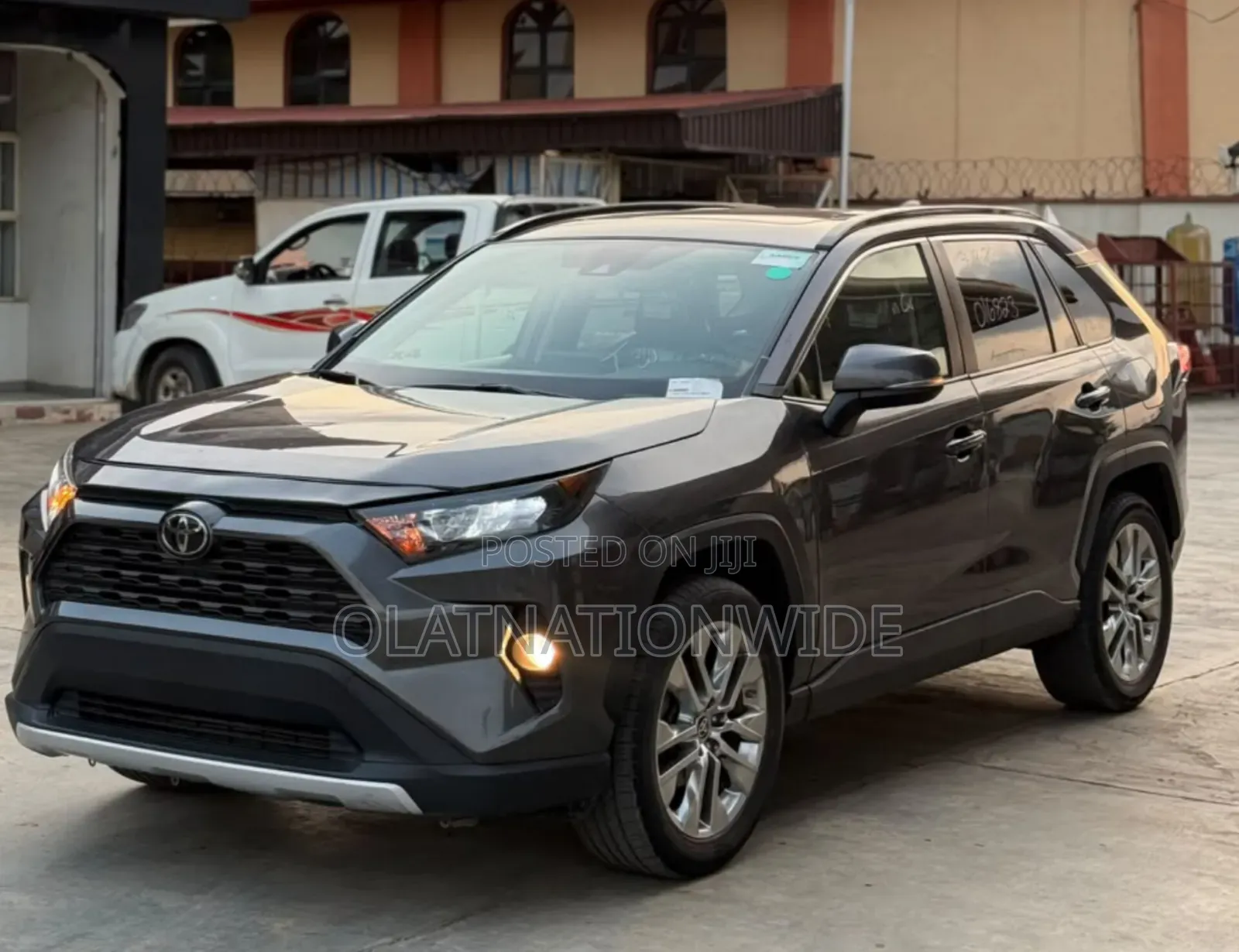 Toyota RAV4 XLE AWD 2020 Black