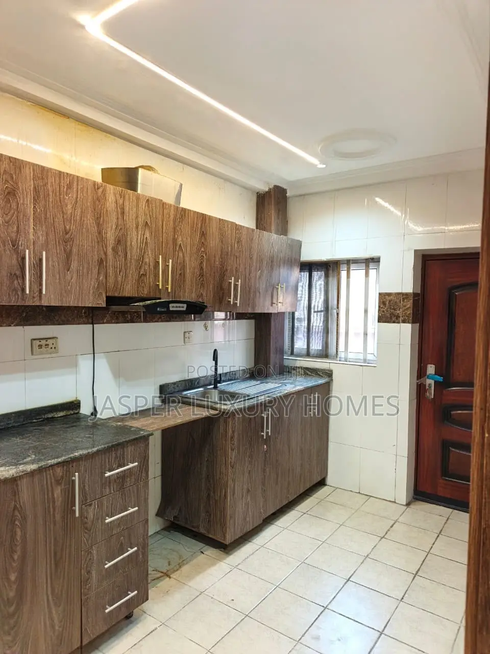 3bdrm Apartment in Ogudu for rent