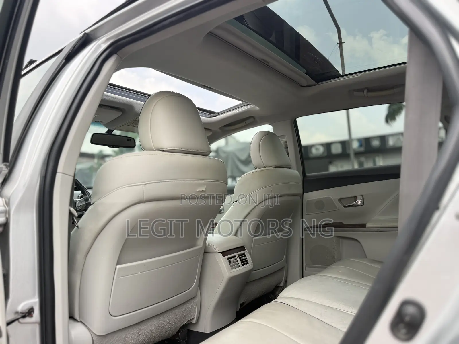 Toyota Venza 2010 Silver